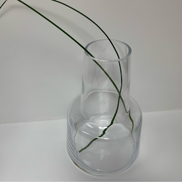 SOLD Clear Glass Vase - Picture 3 of 4